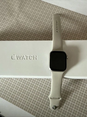 Apple Watch Series 8 41mm Aluminiumgehäuse mit Sportarmband - Polarstern... - Bild 1 von 3