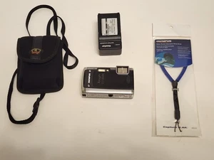 Olympus Tough TG-610 14MP 5x Zoom Weatherproof Camera Black/Silver 8GBSD Battery - Picture 1 of 3