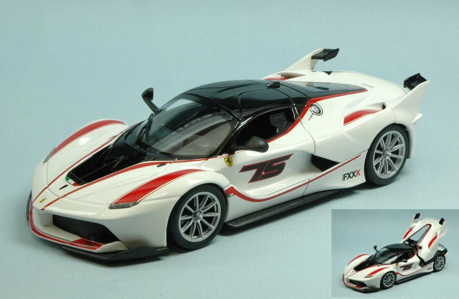 Burago FERRARI FXX K (KERS) 2014 WHITE 1:24 - Imagen 1 de 1