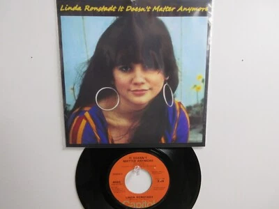 💥  ' LINDA RONSTADT '  HIT 45 + PICTURE [ IT DOESN'T MATTER ANYMORE ]  1975 !💥 Foto 1 de 4