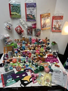Lehrer Belohnung Preis Schatzkiste Spielzeugsortiment 190 Teile 150 groß 40 klein - Bild 1 von 9
