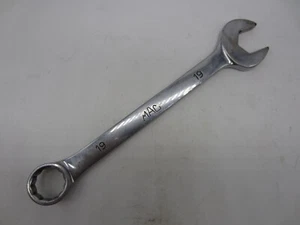 MAC TOOLS 19mm COMBINATION WRENCH -- M19 CW -- GOOD CONDITION - Picture 1 of 9