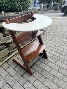 Stokke Tripp Trapp Hochstuhl, Nussbaum Lasiertes Holz Mit Bügel. TOP ZUSTAND - Bild 1 von 7