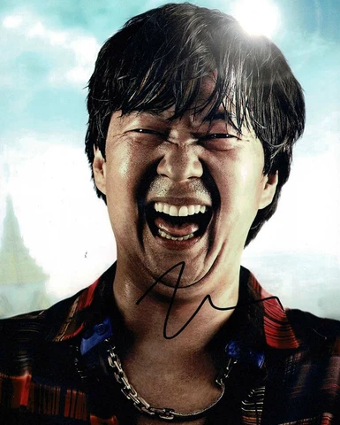 Ken JEONG Signed Autograph 10x8 Photo AFTAL COA The Hangover Mr Leslie CHOW Cover