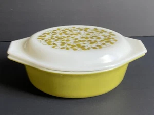 Vintage Pyrex Verde 1 1/2 Quart Casserole with Lid Made in USA Shape c1967-72 - Picture 1 of 5