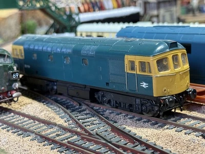 Lima Class 33 Diesel Loco British Rail Blue Crompton Detailed  OO Fully Serviced - Image 1 of 4