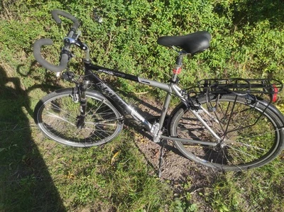 KTM Trekkingrad 28 Zoll Herren Neuwertig Schwarz Top Zustand Fahrrad - Bild 1 von 4