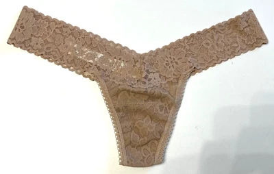 Hanky Panky TALLA ÚNICA tiro bajo firma encaje tanga panty nuevo sin etiquetas desnudo Foto 1 de 4