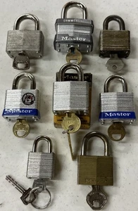 Lot of 8 MASTER LOCKS With Keys. Various sizes - Picture 1 of 24