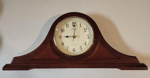 La Crosse Mantel Clock Wood Radio Controlled AA battery operated Cover