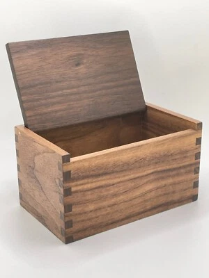 Salero de madera - Caja de sal - Cerdo de sal - Caja de recuerdo - Madera dura de nogal - 5 x 3  Foto 1 de 4