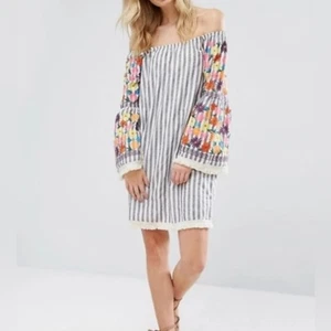 Striped Cotton Embroidered Floral Dress Size 6  NWOT - Picture 1 of 11