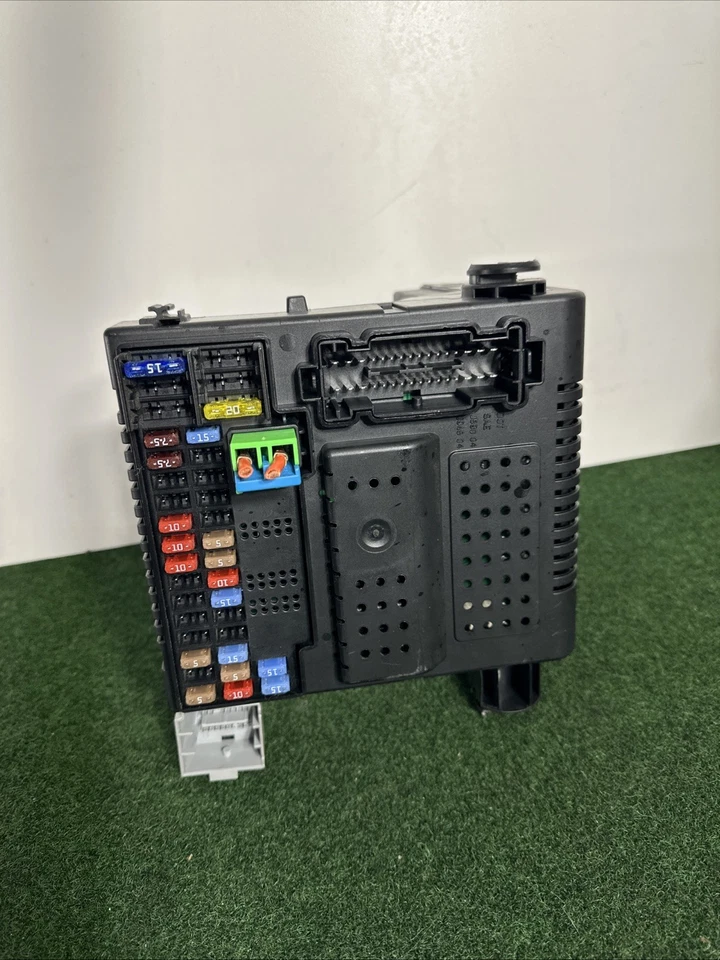 Volvo XC90 S80 S60 V70 CEM Central Electronic Control Module 2005-2014 30765149 - Image 1 of 4