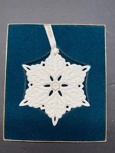 Wedgwood 2003 Anual Copo de Nieve Adorno de Navidad Jaspe Blanco Nuevo En Caja - Imagen 1 de 9