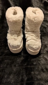 Stivaletto donna con lacci in pelliccia sintetica beige crema, taglia 8 - Foto 1 di 6