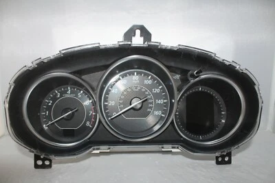 Cuadro de instrumentos velocímetro Mazda 6 2015 151.698 millas viaje roto y grietas Foto 1 de 4