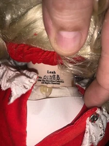 "Leah" Hamilton Collector Doll A Baby’s First Christmas Blonde Girl Red Dress - Bild 1 von 2