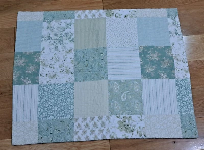 Travesseiro Laura Ashley patchwork padrão falso - Imagem 1 de 4
