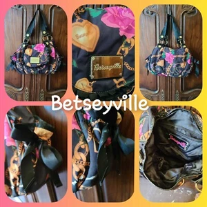 betseyville shoulder bag - beautiful lock and rose print with cute bows on sides - Picture 1 of 1