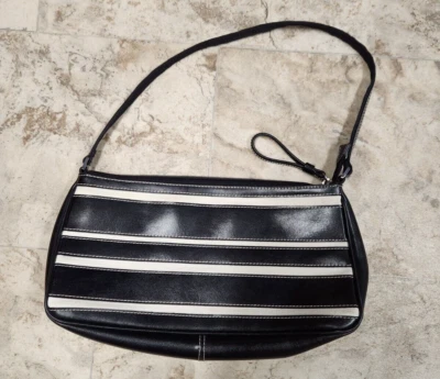 Liz Claiborne Shoulder purse with Zipper- SKU BR1 - Image 1 of 3