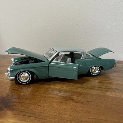 1/18 Maisto 1953 Studebaker Starliner Special Edition Green - Image 1 of 4