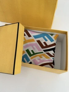 FENDI Original Seidentuch 90x90 - Bild 1 von 8