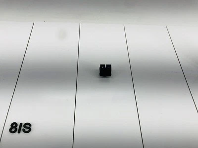 04-10 VOLKSWAGEN TOUAREG PORTA DE COMBUSTÍVEL DO LADO ESQUERDO DO MOTORISTA E BOTÃO DE INTERRUPTOR DE PLATAFORMA ELEVATÓRIA FABRICANTE DE EQUIPAMENTO ORIGINAL - Imagem 1 de 4