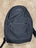 gucci slim backpack gg black
