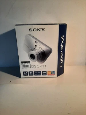 Confezione Originale completa con fotocamera digitale compatta Sony e accessori - Immagine 1 di 4