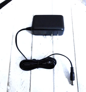 NEW / OEM - KUANTEN AC Adapter Model KT12W090100US  9V DC - Picture 1 of 4