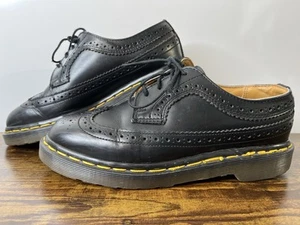 Scarpe Dr. Martens 3989 Wingtip Brogue nere uomo taglia 5 donna taglia 6 - Foto 1 di 13