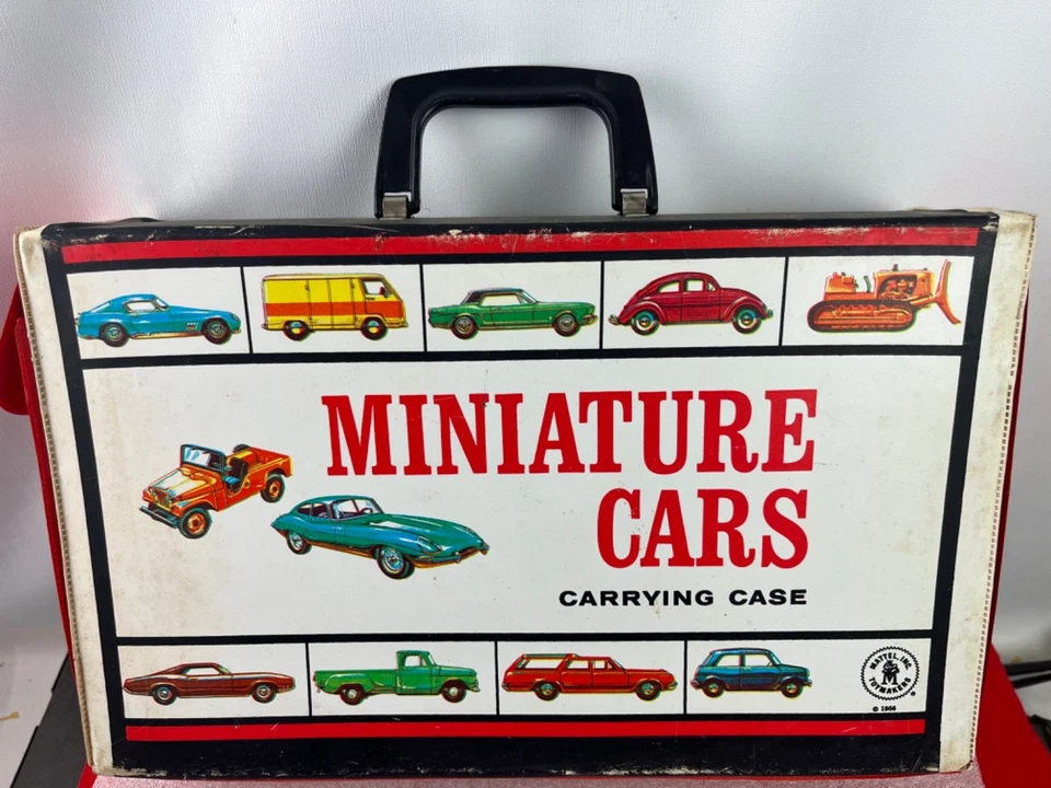 20 世纪 60 年代美泰微型汽车手提箱 - 可容纳 40 辆汽车(不含汽车) — 第 1/4 张图片