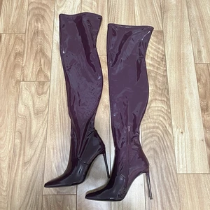 Steve Madden Bottes Longues Femme 8,5 Rouge Bordeaux Brillant Patent Sur Le Genou Talon - Photo 1/10