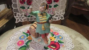 FIGURA NOBLE TRITURADORA DE VINO PINTADA A MANO PORCELANA HEREND - Imagen 1 de 9