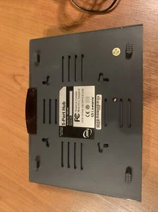 Linksys Network NH1005,V2 10/100 Fast Ethernet 5 Port Hub - Used - Photo 1/2