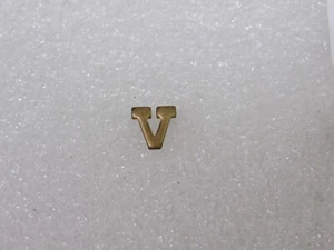 Gold Distinguished Combat V For Valor Full Size Ribbon/Medal Attachment Device - Picture 1 of 2