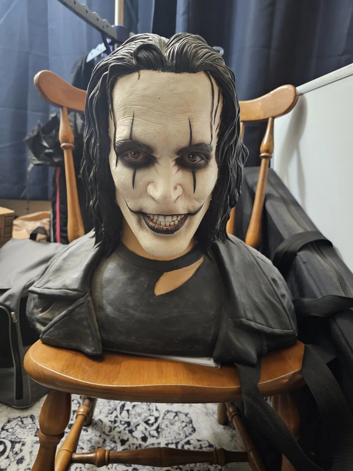 NECA The Crow Eric Draven Limited Statue - Image 1 of 2