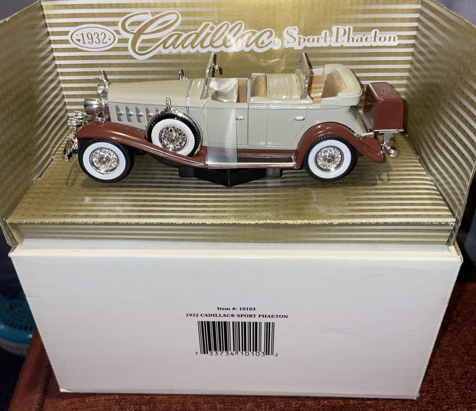 Cadillac Sport Phaeton 1932 - Modelo fundido a presión escala 1/27 nuevo, sin usar. Foto 1 de 4