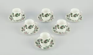 Royal Tuscan, England. Set of six cups with saucers. From the “Noel” series. - Picture 1 of 9