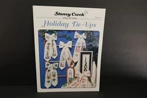 Stoney Creek Holiday Tie Ups Buch 147 Kreuzstich Türkranz Schleifen saisonal - Bild 1 von 3