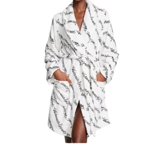 Victoria's Secret Woman's Size M/L White Black Script Lettering Cozy Short Robe - Picture 1 of 12