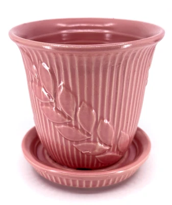 Vintage 1950s SHAWNEE Art POTTERY Ribbed PINK #465 PLANTER Leaf MCM Flower Pot - Image 1 of 4