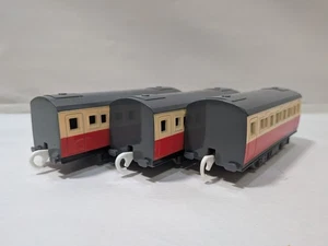 Thomas & Friends TOMY Plarail Trackmaster Red Express Coach Set Tren - Imagen 1 de 7