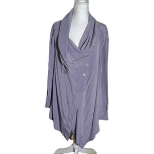 Weiche Umrandung Gr. XL 100% SEIDE Lavendel Schalkragen Asym Strickjacke Oberteil Geld - Bild 1 von 8