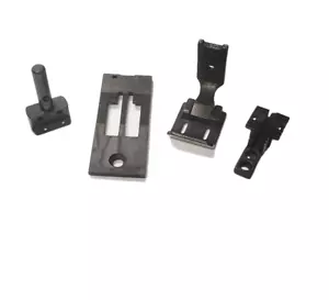 Piede morsetto piastra doppio ago 1/4 Singer 112W140 - Foto 1 di 1