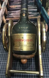 Vintage Courvoisier VSOP Brandy of Napoleon Canon Cradle Cognac France 700ml - Picture 1 of 8