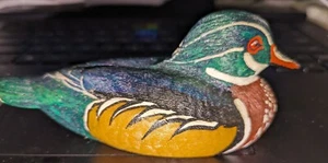 Madera tallada a mano ánade real pato 5 1/2" x 2 1/4" firmado J Hoffmann - Imagen 1 de 4