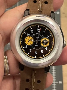 NEW! Nike WA0050 Chrono Men's Yellow/Black Dial Oregon Brown Leather NEW BATTERY - Picture 1 of 17
