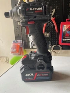 ADATTATORE BATTERIE SKIL E/G 20V PER UTENSILI PARKSIDE X 20V TEAM DELLA LIDL - Bild 1 von 3