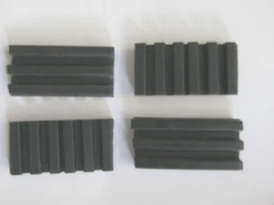 4pcs Fluted Grooved Anti vibration Rubber Pad 25x50x10mm Foot Mat Anti-slip Grip - Picture 1 of 4